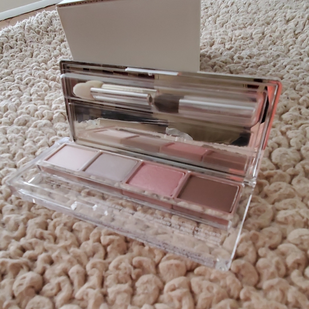 NWOT Clinique All About Shadow Quad, 0.016 oz